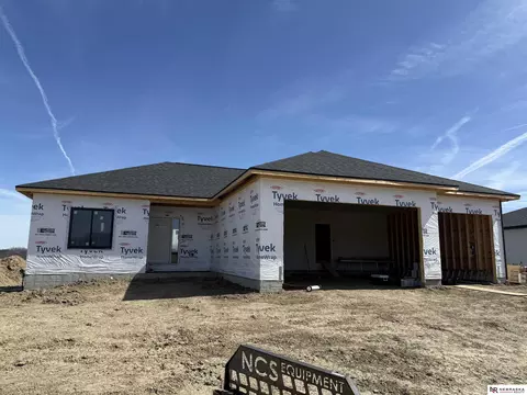 9400 Dalton Dr, Lincoln, NE 68516