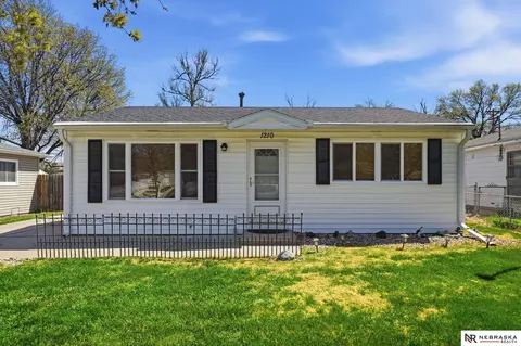 1210 N 55th St, Lincoln, NE 68504