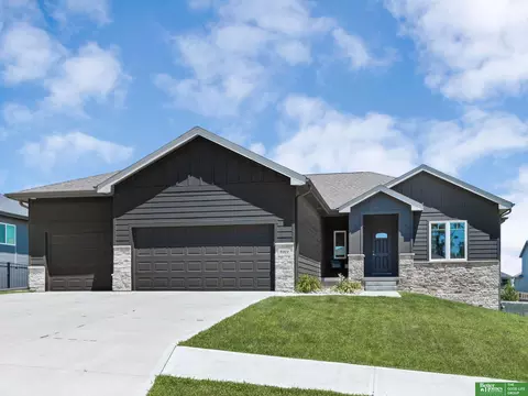 8169 S 185th St, Omaha, NE 68136