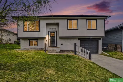 12962 Meredith Ave, Omaha, NE 68164