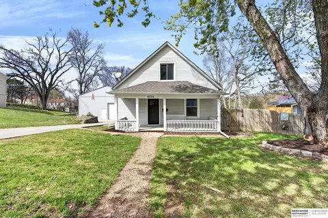 6772 Bedford Ave, Omaha, NE 68104