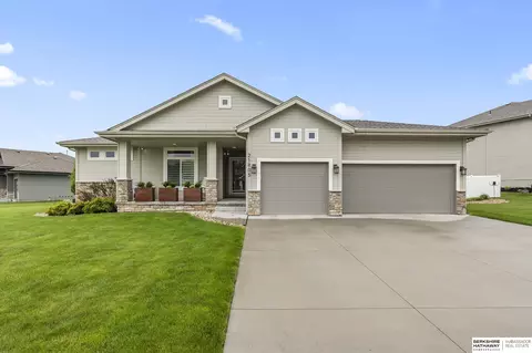 21805 H St, Elkhorn, NE 68022