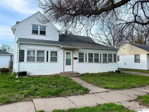 1342 E 5th St, Fremont, NE 68025