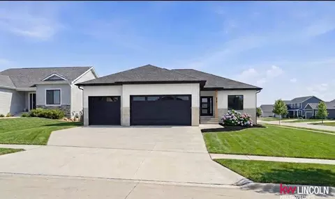 935 W Santa Clara St, Lincoln, NE 68523