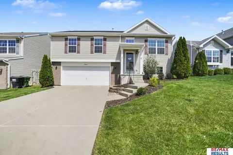 19618 Gail Ave, Omaha, NE 68135