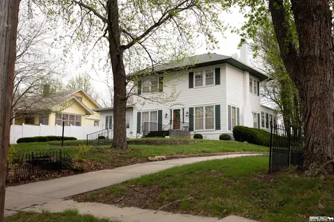 831 4th St, Pawnee City, NE 68420