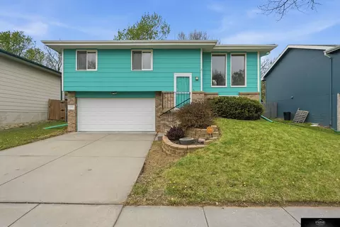 2323 SW 17th St, Lincoln, NE 68522