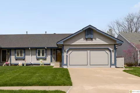 15314 R St, Omaha, NE 68137