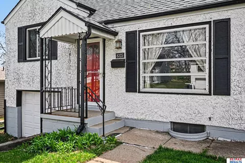 8325 State St, Ralston, NE 68127