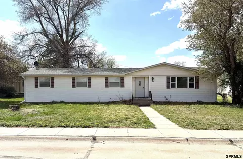 305 N Maple St N, Davenport, NE 68335