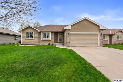 19024 Chandler St, Omaha, NE 68136