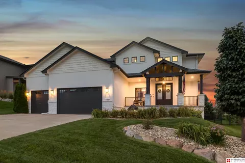 1710 N 197 St, Elkhorn, NE 68022