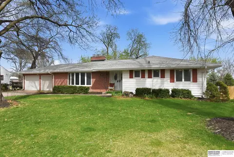 2117 S 113th St, Omaha, NE 68144