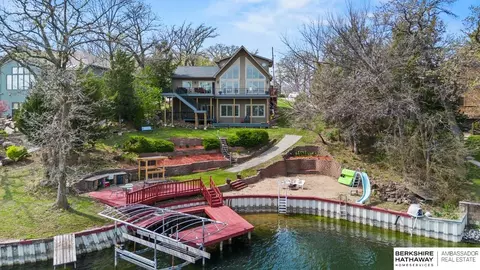 8862 Greenwood Rd, Plattsmouth, NE 68048