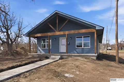 2210 N 26th St, Omaha, NE 68111