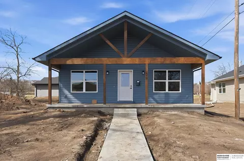 2210 N 26th St, Omaha, NE 68111