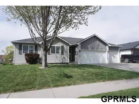 2010 Gunnison Dr, Lincoln, NE 68521