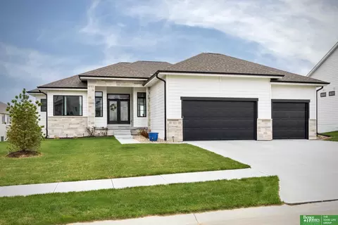 10211 S 191st St, Omaha, NE 68136