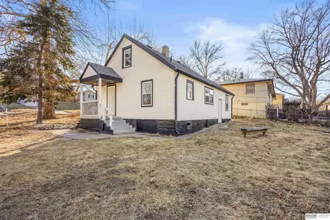 4502 Spring St, Omaha, NE 68106