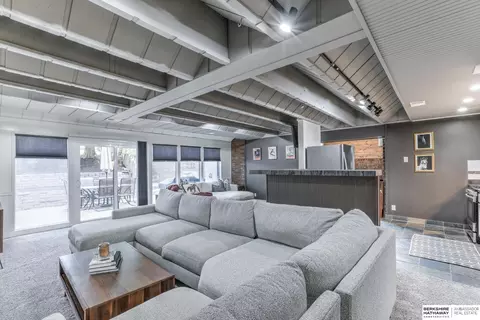 101 N 69 St #15, Omaha, NE 68132