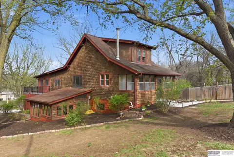 1106 Bellevue Blvd N, Bellevue, NE 68005