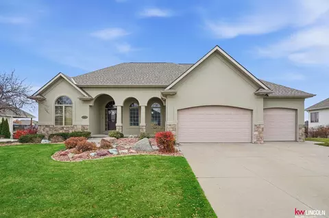 5501 S 90 St, Lincoln, NE 68526