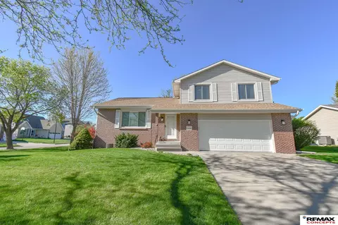 5431 Madalyn Rd, Lincoln, NE 68516