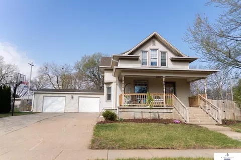 711 14th St, Aurora, NE 68818