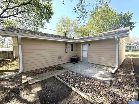 Exterior - 1209 Grant St, Beatrice, NE 68310 photo 5 of 7