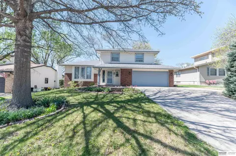 5810 S 105th St, Omaha, NE 68127