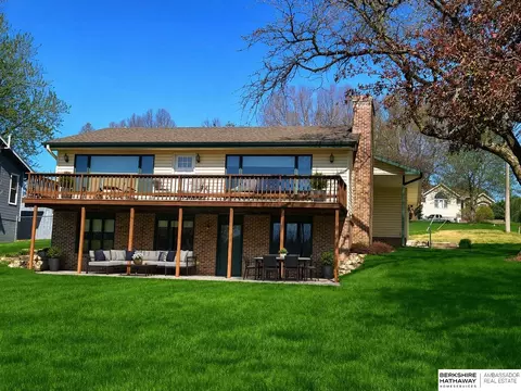 1001 Beaver Lake Blvd, Plattsmouth, NE 68048