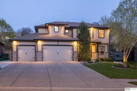 2103 S 195th St, Omaha, NE 68130