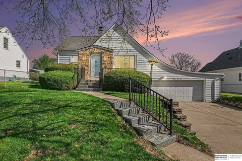 3910 M St, Omaha, NE 68107