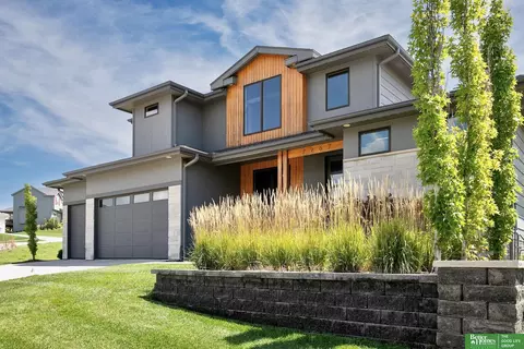 7267 N 172nd St, Bennington, NE 68007