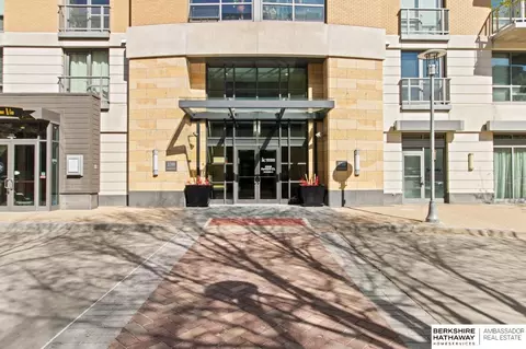 3200 Farnam Ct #3613, Omaha, NE 68131