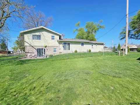 Exterior - 410 N Clark Ave, Sutton, NE 68979 photo 1 of 6