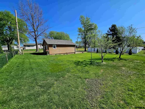 Exterior - 410 N Clark Ave, Sutton, NE 68979 photo 3 of 6