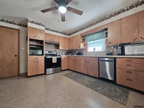 Kitchen - 410 N Clark Ave, Sutton, NE 68979 photo 5 of 5