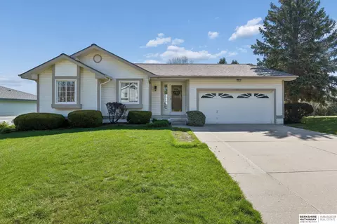 8141 S 69 St, La Vista, NE 68128