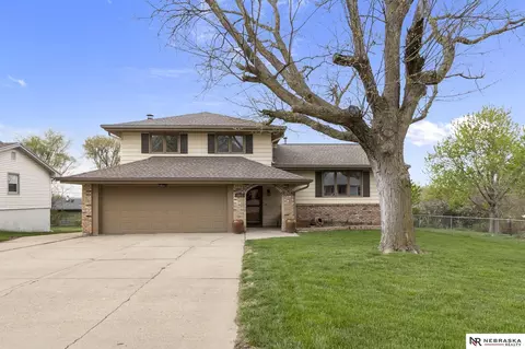 5018 S 53rd St, Omaha, NE 68117