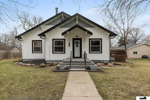 720 E St, Palmyra, NE 68418
