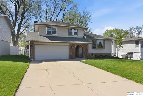 14227 Poppleton Cir, Omaha, NE 68144