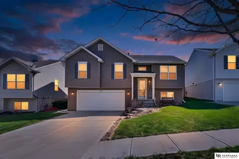 14613 Knudsen St, Bennington, NE 68007