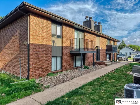 4210 Huntington Ave, Lincoln, NE 68504