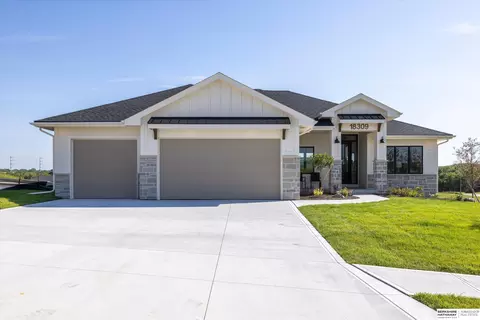 18309 Sycamore Dr, Gretna, NE 68028
