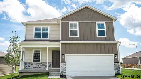 5515 Fenwick St, Bellevue, NE 68133