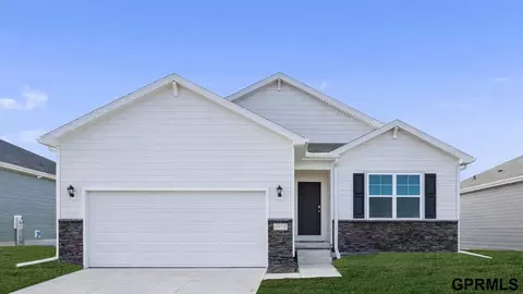 16513 Bondesson St, Bennington, NE 68007