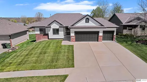 16564 Birch Ave, Omaha, NE 68136
