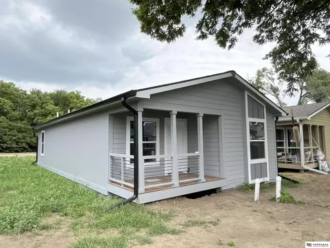 2436 Larimore Ave, Omaha, NE 68111