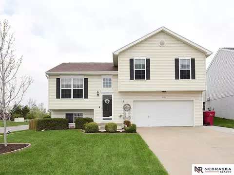 11214 Hanover St, Omaha, NE 68142